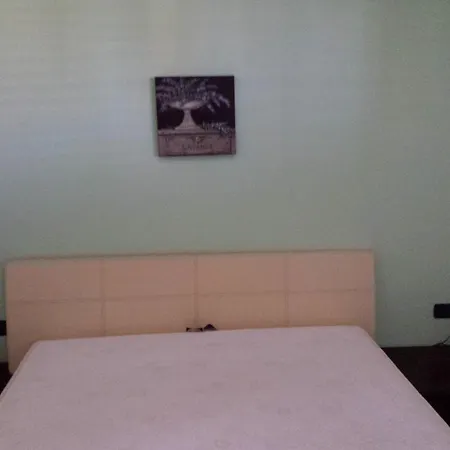 B&B Bed And Flowers